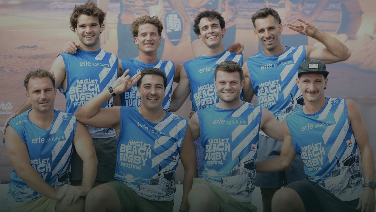 L'équipe Erlé Solutions au tournoi des entreprises de l'Anglet Beach Rugby Festival 2026